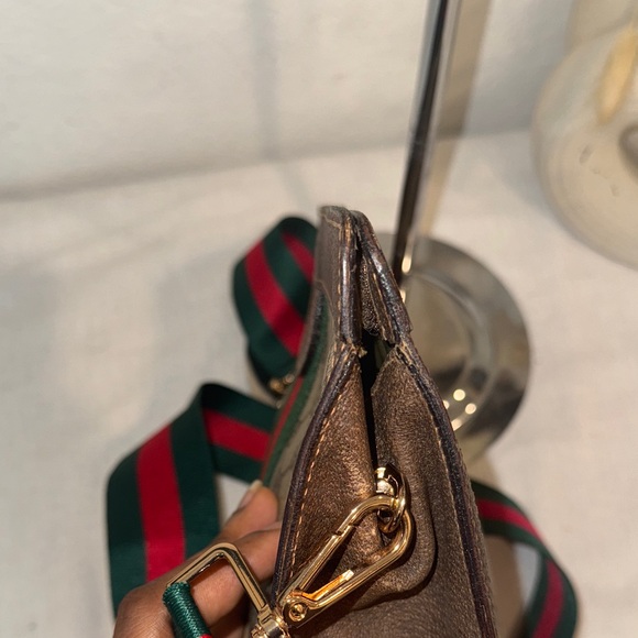 Authentic Gucci Green and Red Crossbody/Clutch Bag - Picture 7 of 16